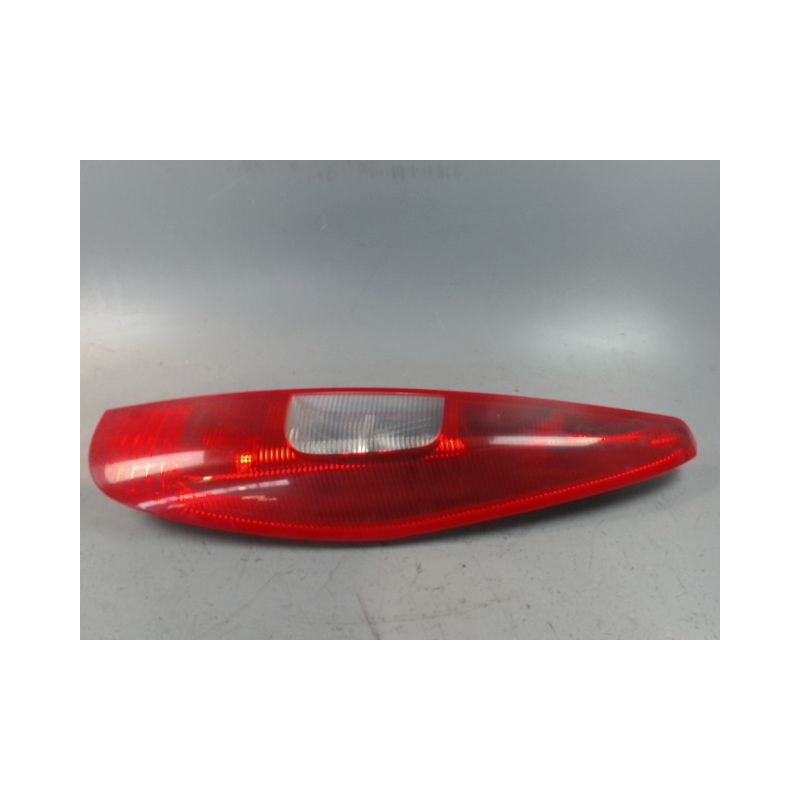 FEU ARRIERE DROIT MITSUBISHI COLT 2004-