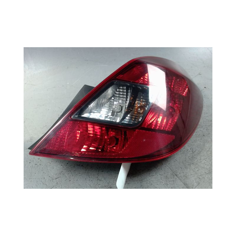 FEU ARRIERE DROIT OPEL CORSA 2010-