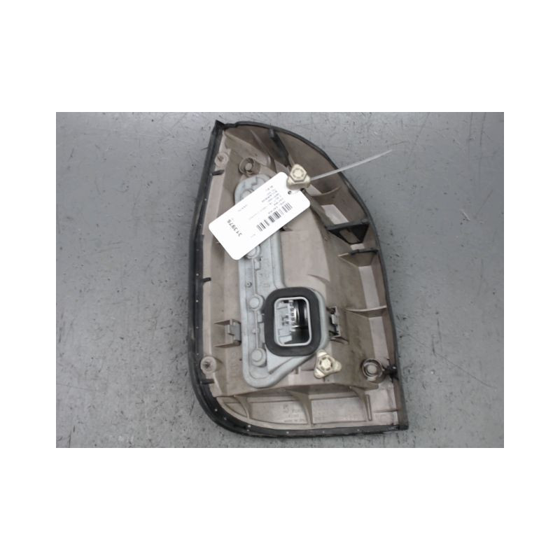 FEU ARRIERE DROIT OPEL ZAFIRA