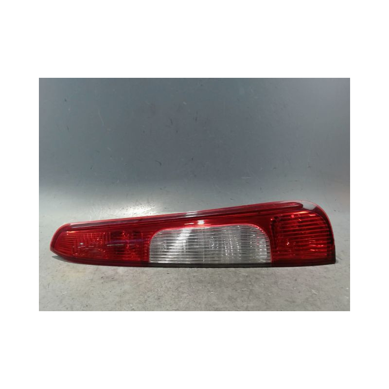 FEU ARRIERE DROIT FORD FOCUS 98-04