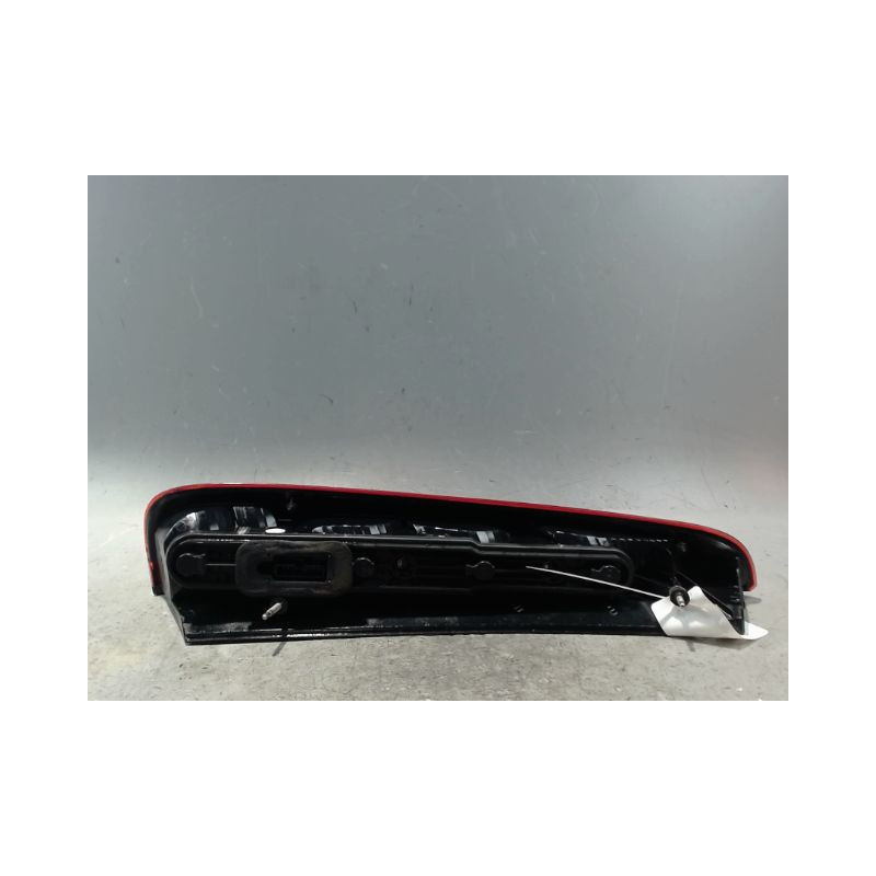FEU ARRIERE DROIT FORD FOCUS 98-04