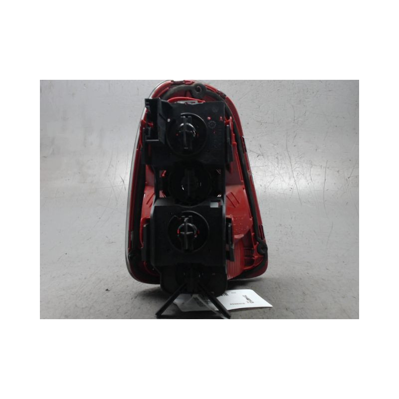 FEU ARRIERE DROIT MINI MINI 2006-