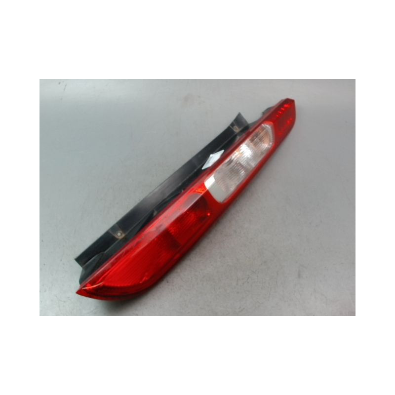 FEU ARRIERE DROIT FORD FOCUS II Phase 1 2004-2007