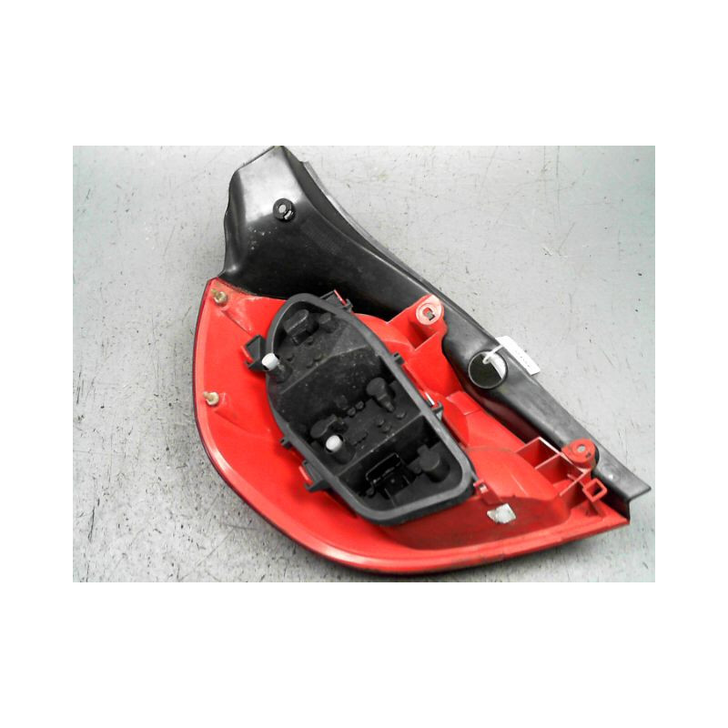 FEU ARRIERE DROIT RENAULT CLIO III 2005-