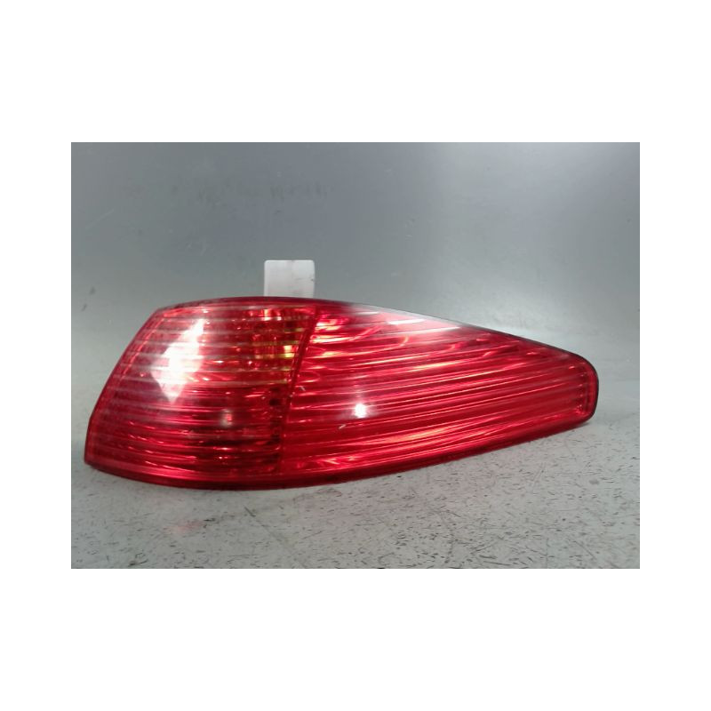 FEU ARRIERE DROIT PEUGEOT 607 2004-