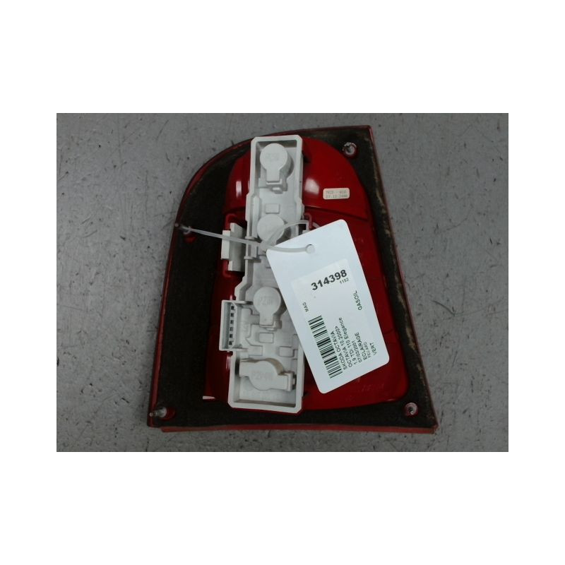 FEU ARRIERE DROIT SKODA OCTAVIA 2000-