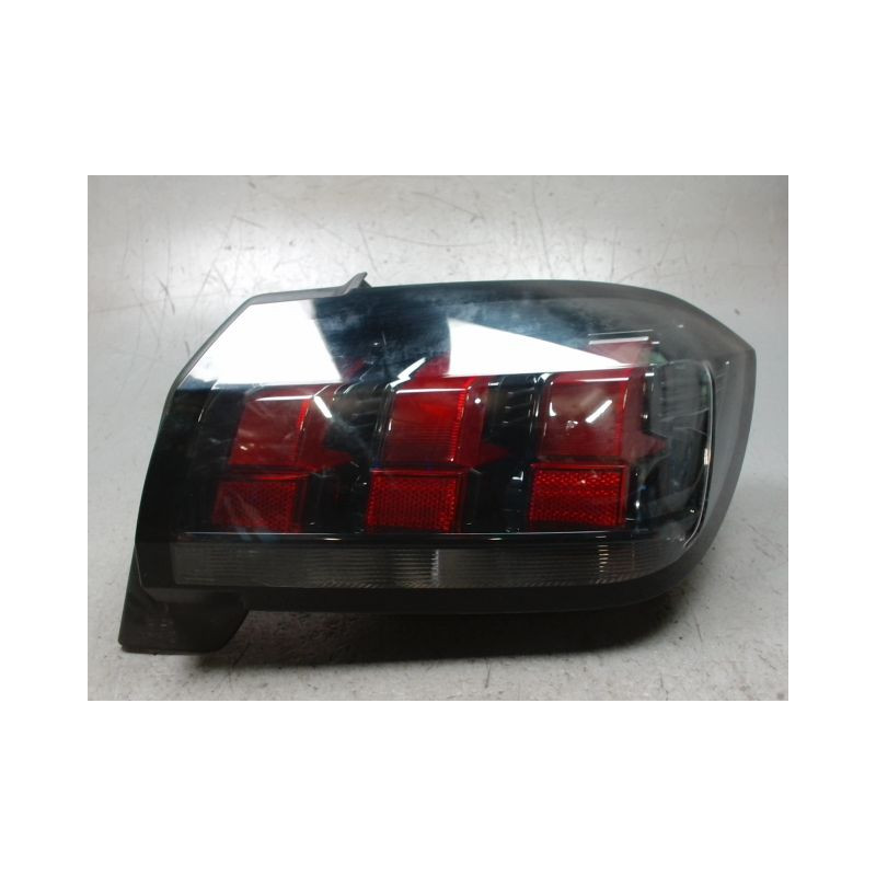 FEU ARRIERE DROIT PEUGEOT 208