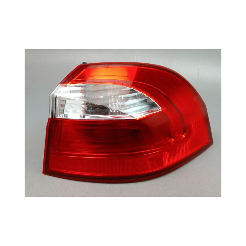 FEU ARRIERE DROIT KIA RIO 2005-