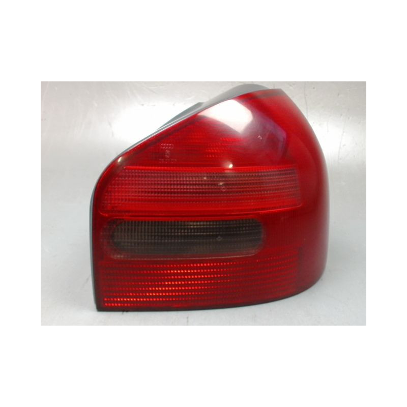 FEU ARRIERE DROIT AUDI A3 -2000
