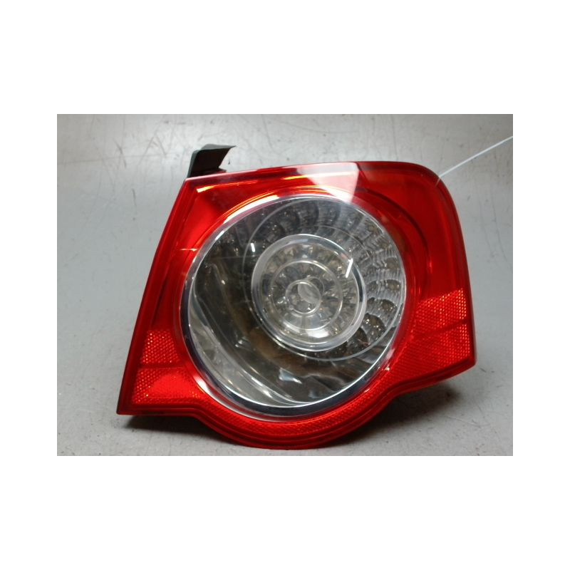 FEU ARRIERE DROIT VOLKSWAGEN PASSAT 2005-