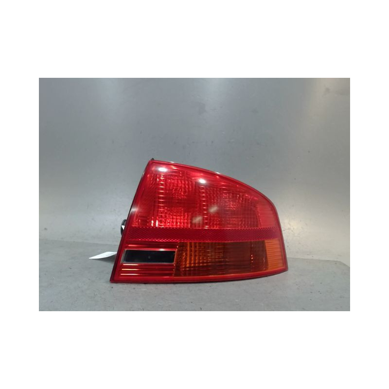 FEU ARRIERE DROIT AUDI A4