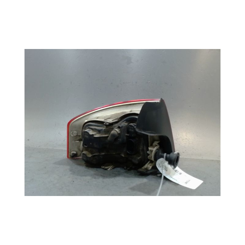 FEU ARRIERE DROIT AUDI A4