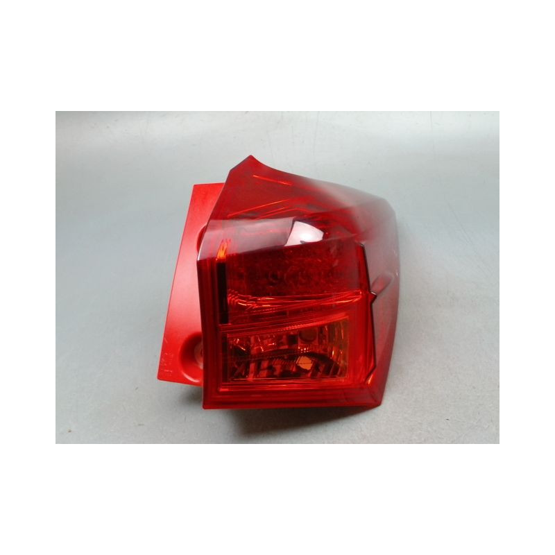 FEU ARRIERE DROIT TOYOTA AURIS 2010-