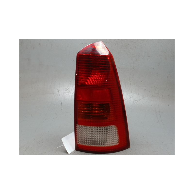 FEU ARRIERE DROIT FORD FOCUS CLIPPER 98-04