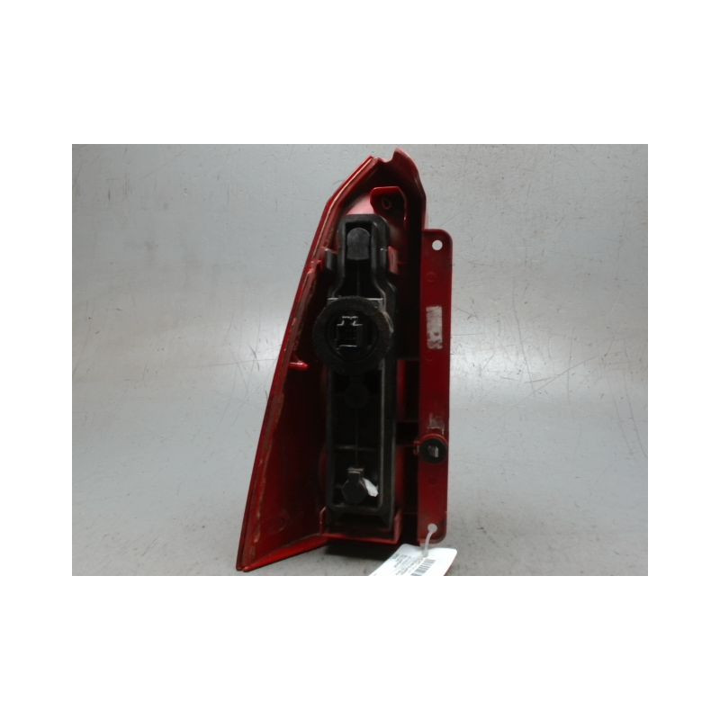 FEU ARRIERE DROIT FORD FOCUS CLIPPER 98-04