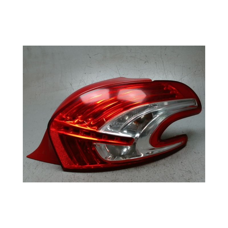 FEU ARRIERE DROIT PEUGEOT 208