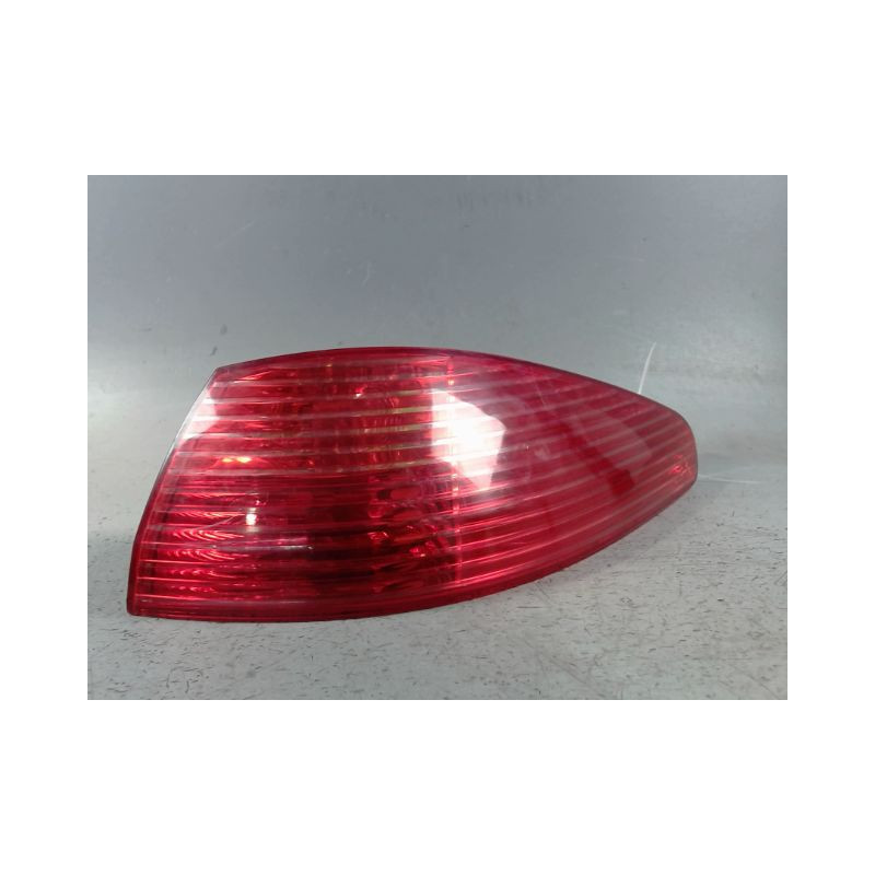 FEU ARRIERE DROIT PEUGEOT 607 2004-