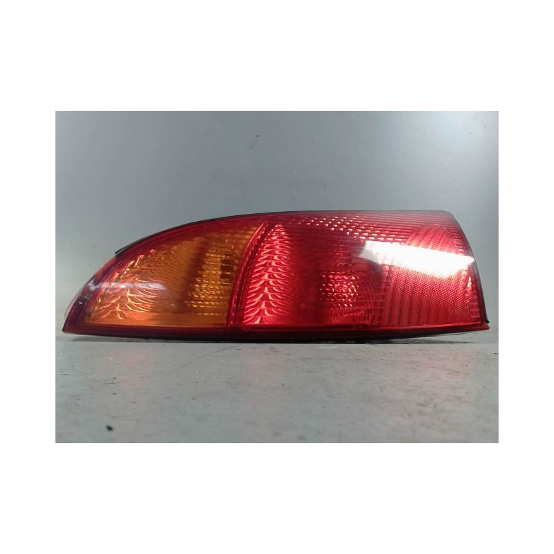 FEU ARRIERE DROIT FORD FOCUS 98-04