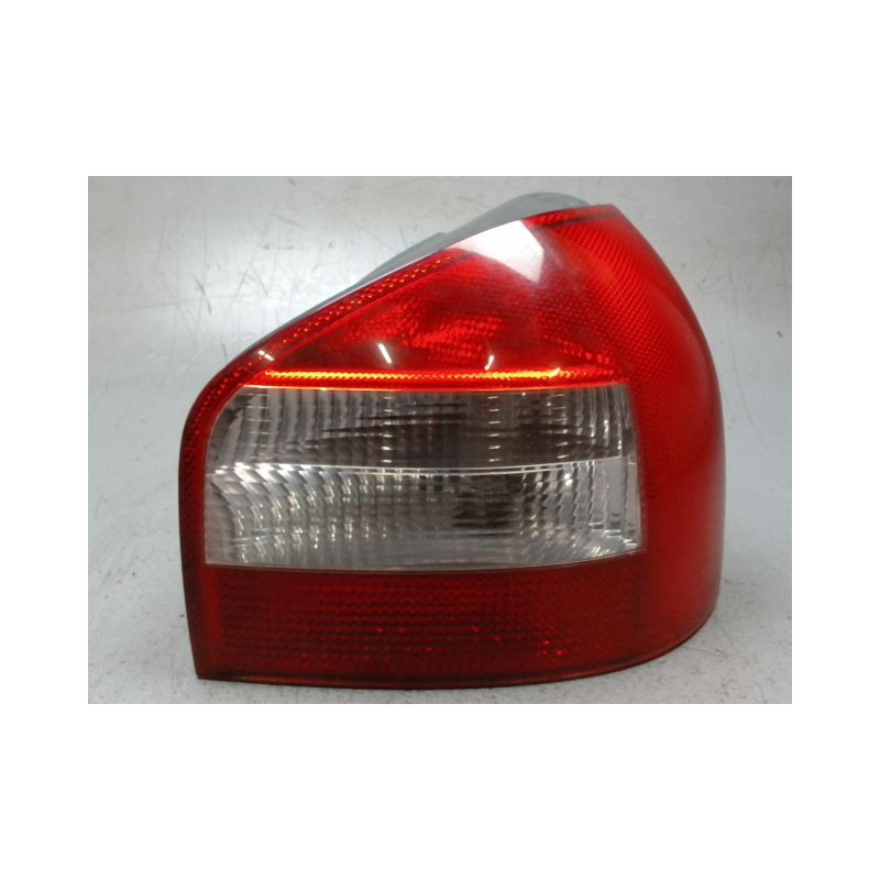 FEU ARRIERE DROIT AUDI A3 2000-2003