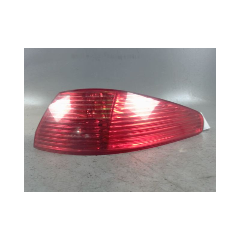 FEU ARRIERE DROIT PEUGEOT 607 2004-