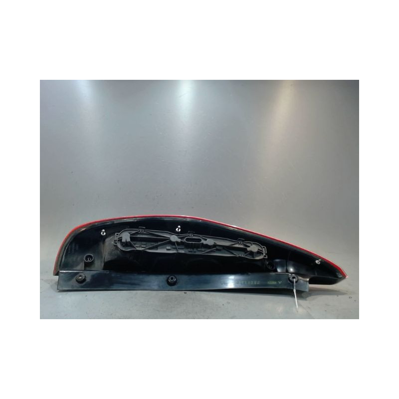 FEU ARRIERE DROIT MITSUBISHI COLT