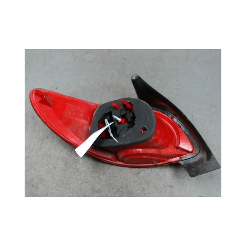 FEU ARRIERE DROIT PEUGEOT 206+ 2009-