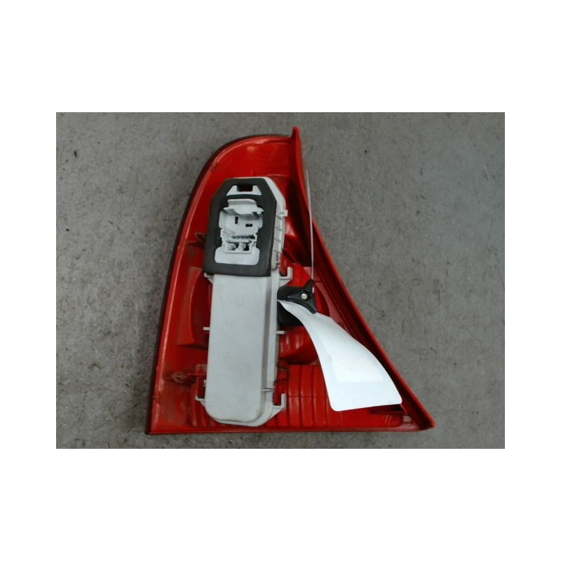 FEU ARRIERE DROIT RENAULT CLIO II PH.2 01-06