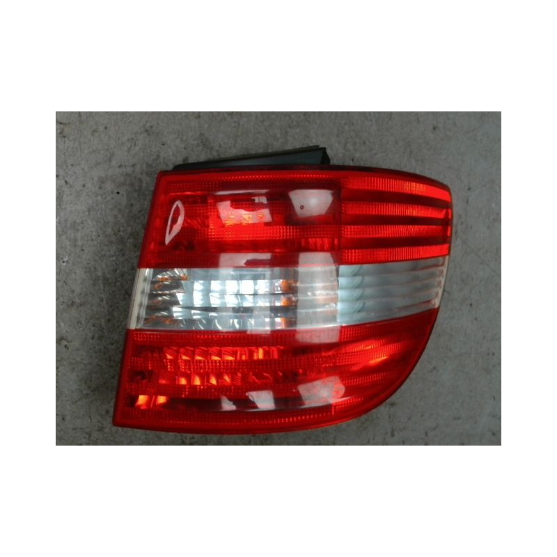 FEU ARRIERE DROIT MERCEDES CLASSE B 05-08