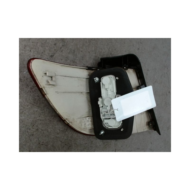 FEU ARRIERE DROIT MERCEDES CLASSE B 05-08