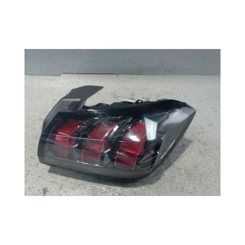 FEU ARRIERE DROIT PEUGEOT 208