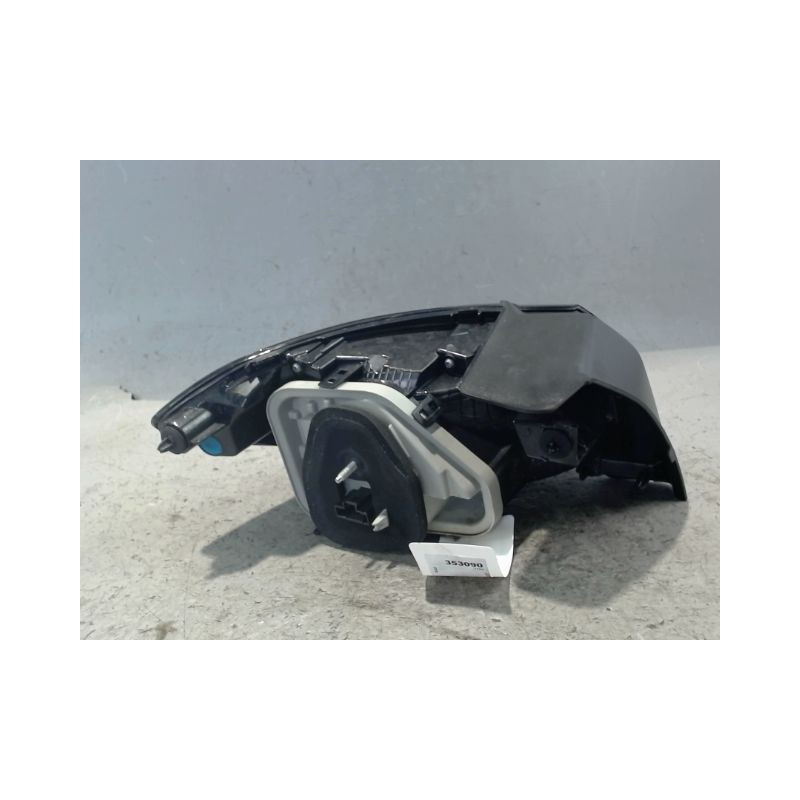 FEU ARRIERE DROIT PEUGEOT 208