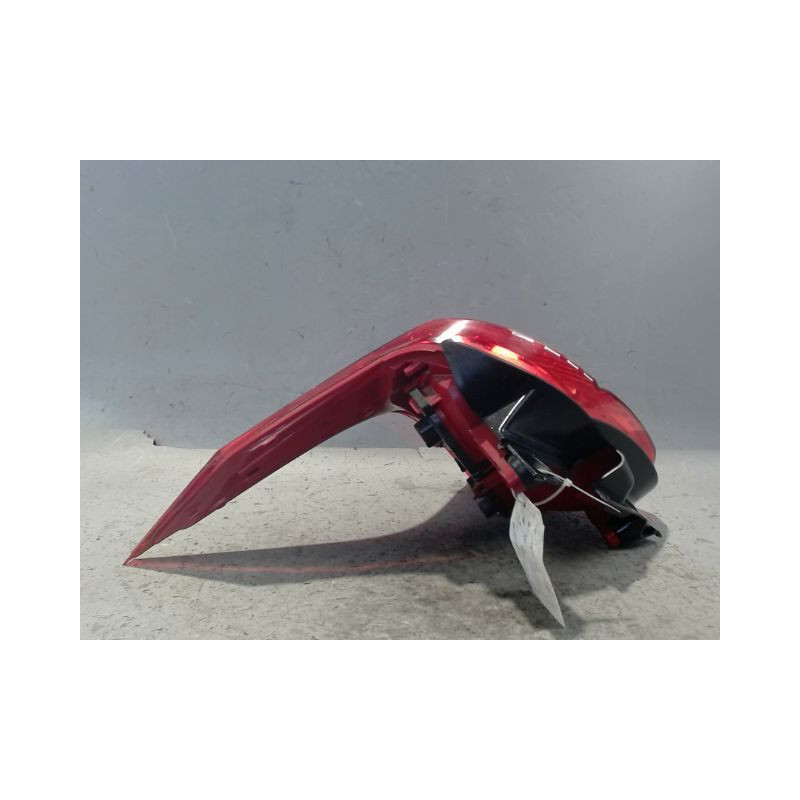 FEU ARRIERE DROIT PEUGEOT 5008 2009-