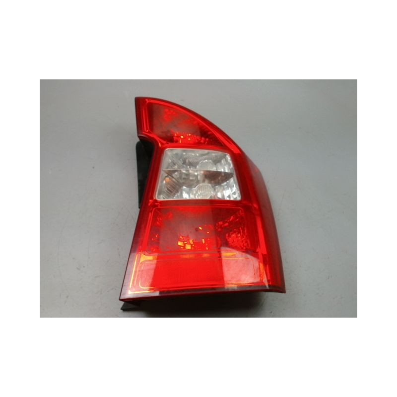 FEU ARRIERE DROIT KIA CARENS 2002-
