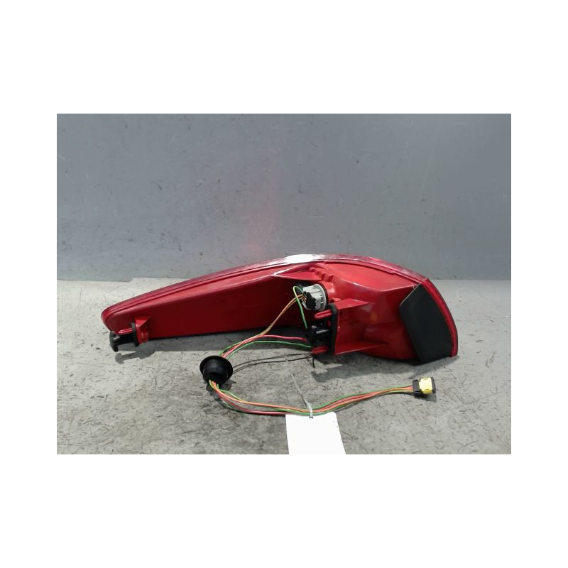 FEU ARRIERE DROIT PEUGEOT 607 2004-