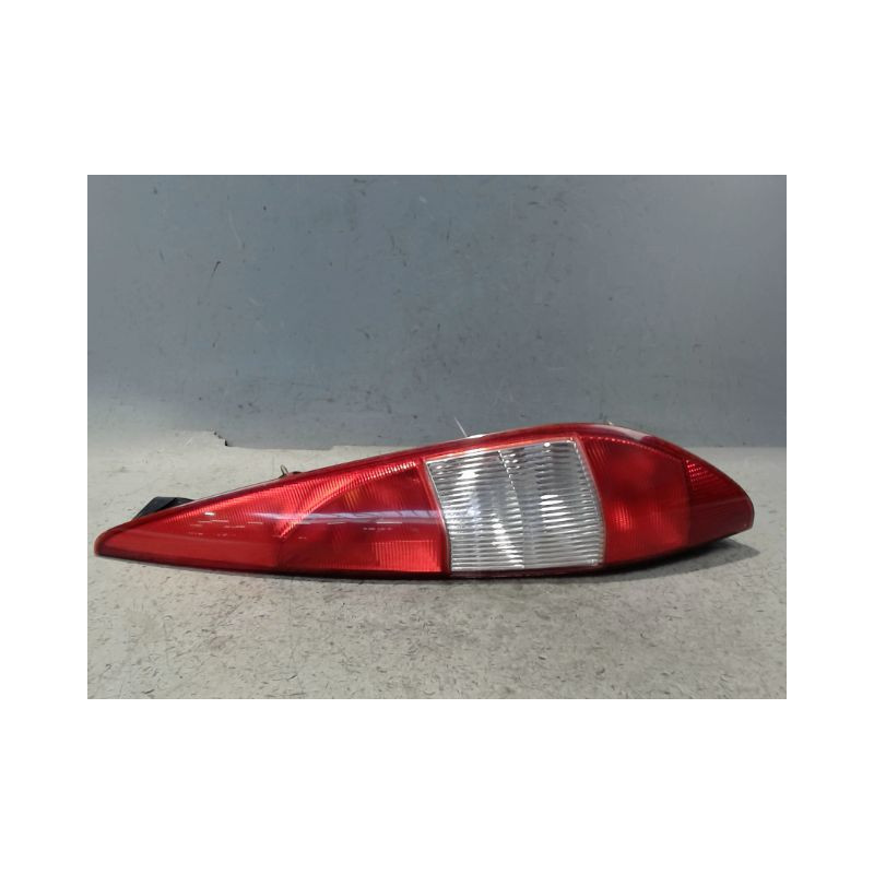 FEU ARRIERE DROIT FORD MONDEO 2000-2007