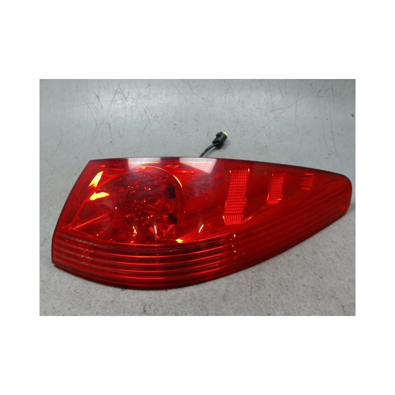FEU ARRIERE DROIT PEUGEOT 607 2004-