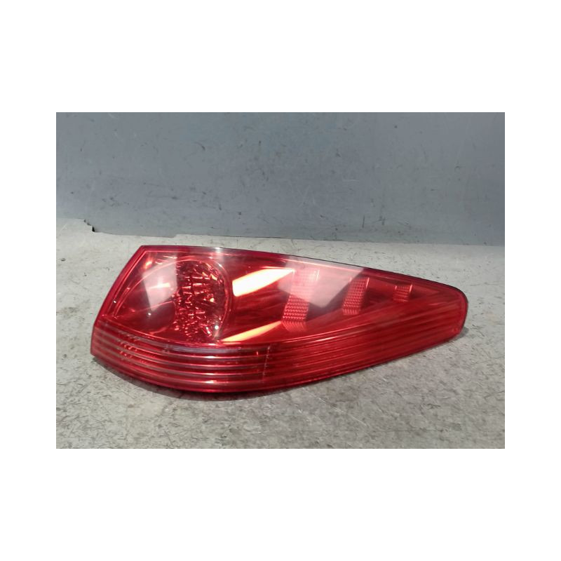 FEU ARRIERE DROIT PEUGEOT 607 2004-