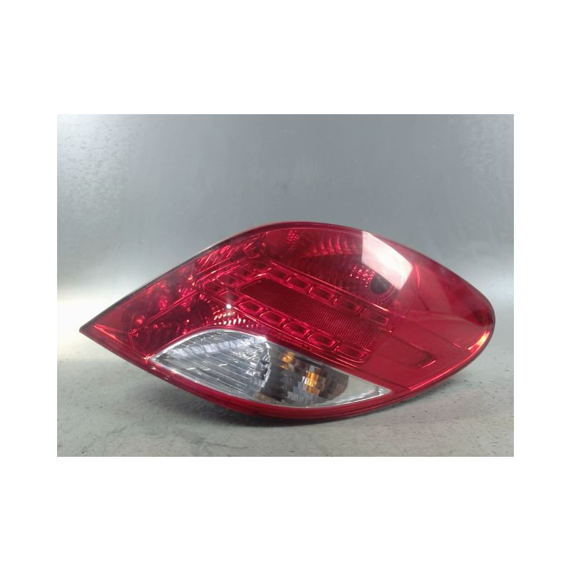FEU ARRIERE DROIT PEUGEOT 207 3P