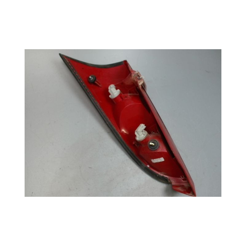 FEU ARRIERE DROIT FORD FOCUS COUPE 98-04