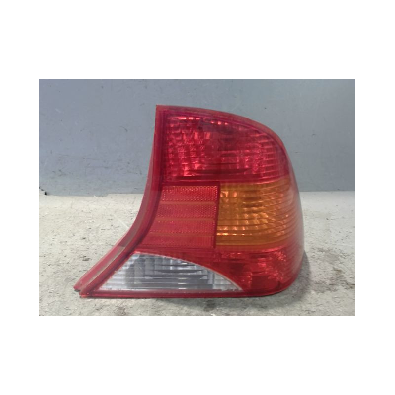 FEU ARRIERE DROIT FORD FOCUS 98-04