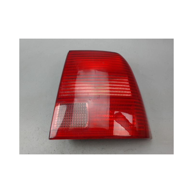 FEU ARRIERE DROIT VOLKSWAGEN PASSAT BERL. IV Phase 1 (3B) 1996-2000
