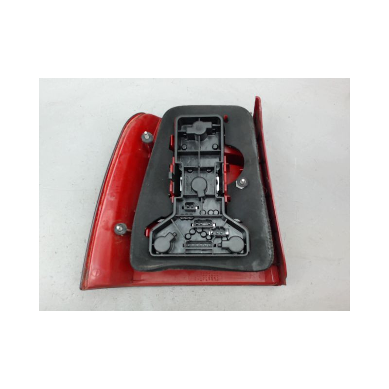 FEU ARRIERE DROIT VOLKSWAGEN PASSAT BERL. IV Phase 1 (3B) 1996-2000