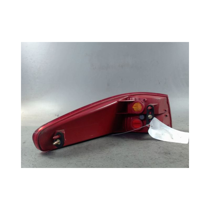 FEU ARRIERE DROIT PEUGEOT 607 2004-