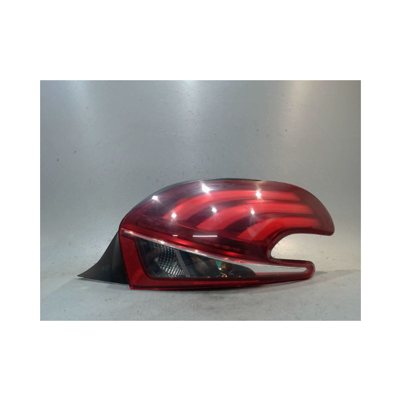 FEU ARRIERE DROIT PEUGEOT 208