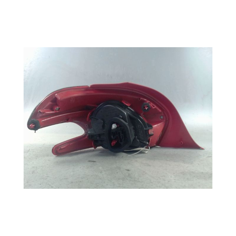 FEU ARRIERE DROIT PEUGEOT 208
