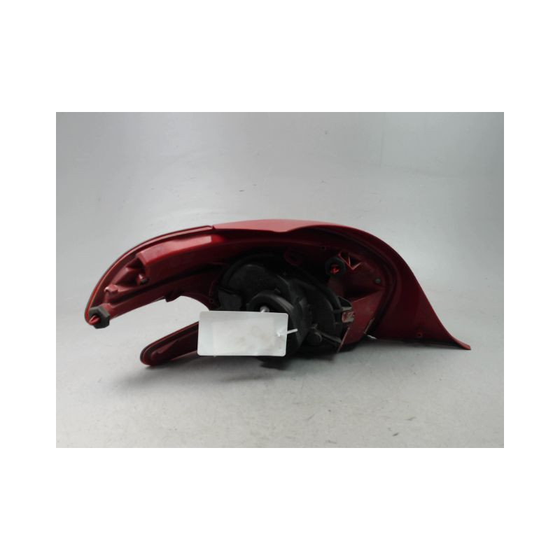 FEU ARRIERE DROIT PEUGEOT 208