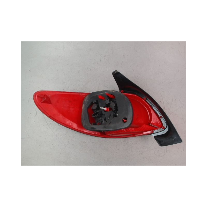 FEU ARRIERE DROIT PEUGEOT 206+