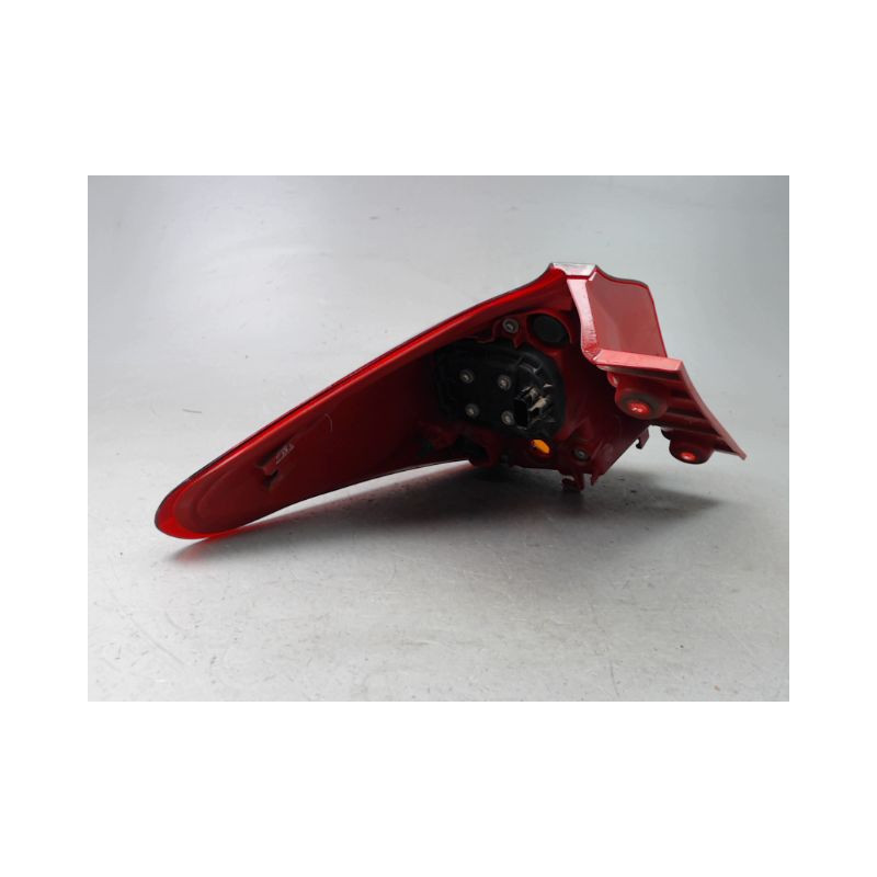FEU ARRIERE DROIT TOYOTA AURIS 2010-