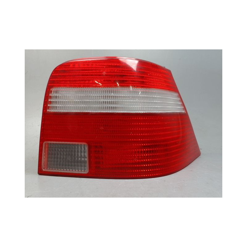 FEU ARRIERE DROIT VOLKSWAGEN GOLF IV 98-2004