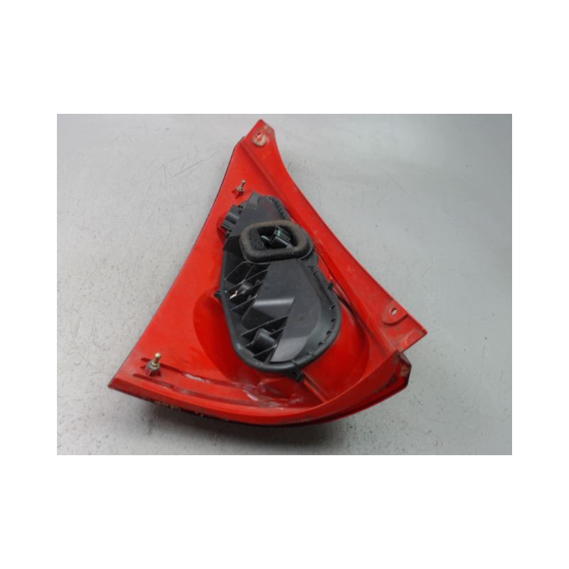 FEU ARRIERE DROIT PEUGEOT 107 Phase 1 2005-2008